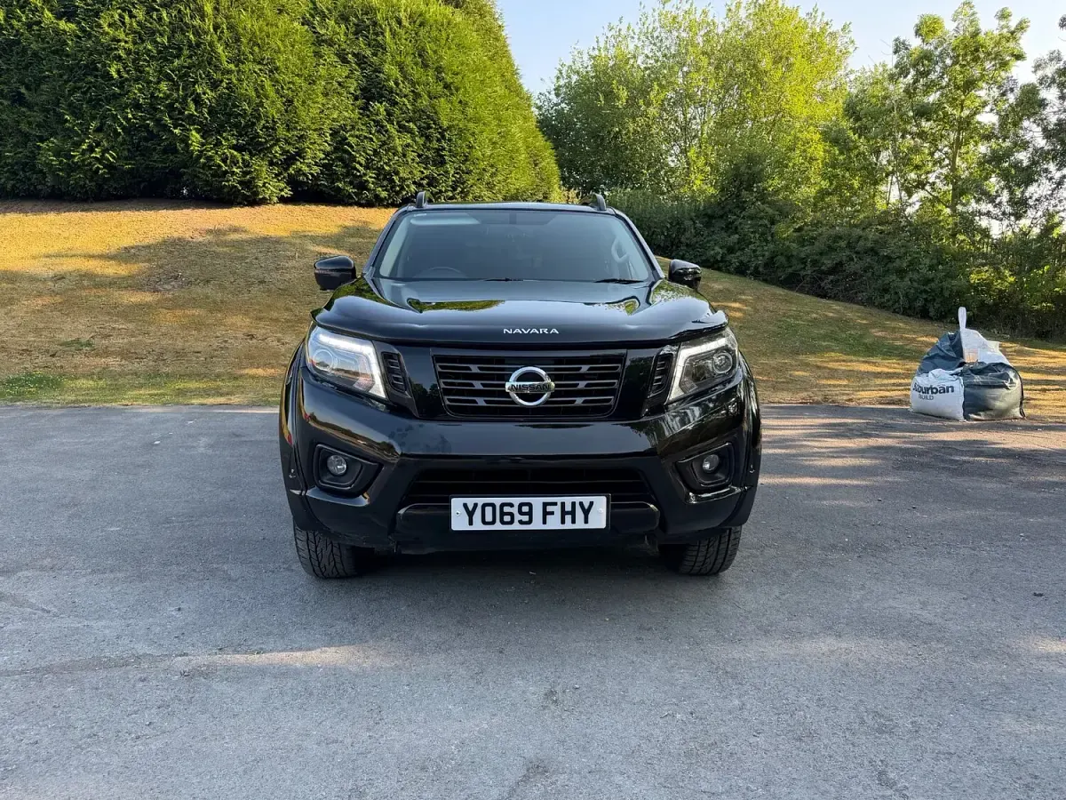 Used Nissan Navara N-Guard 190 HP (139 kW) 2020 Black Pickup