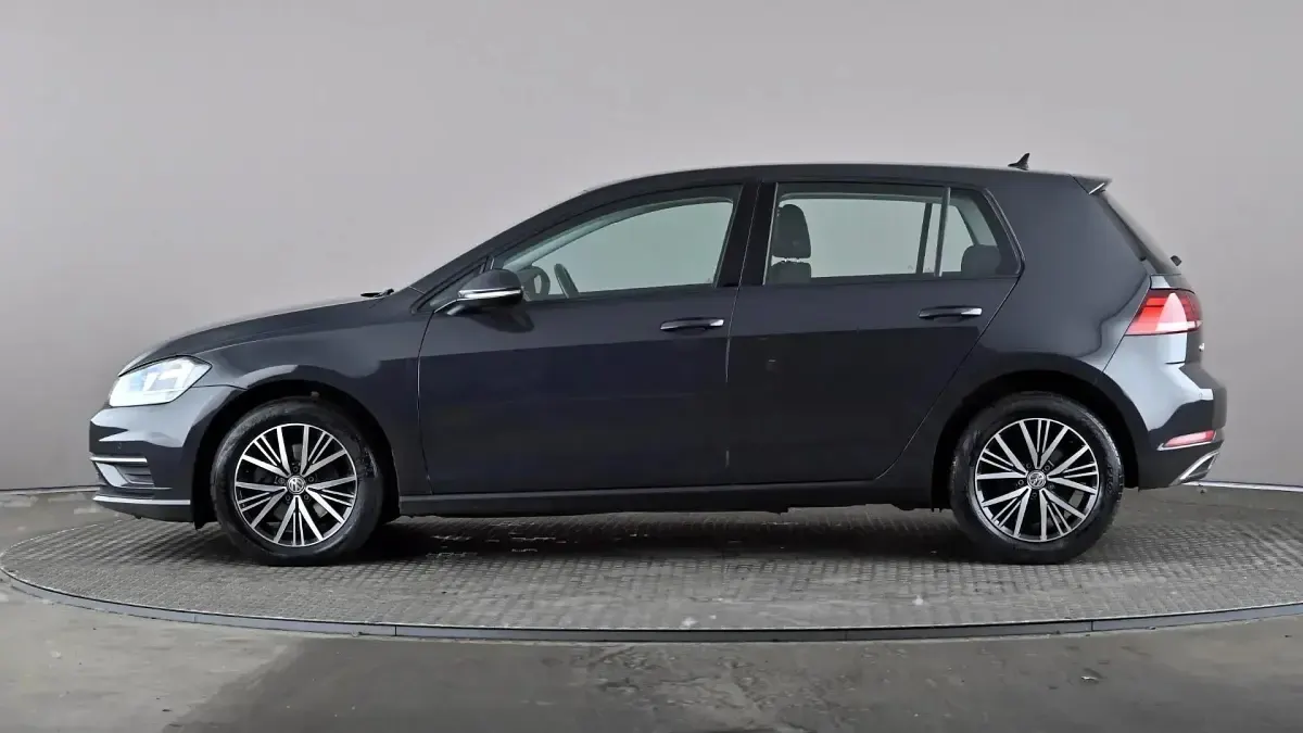 Used VW Golf VII SE 115 HP (84 kW) 2019 Grey Hatchback