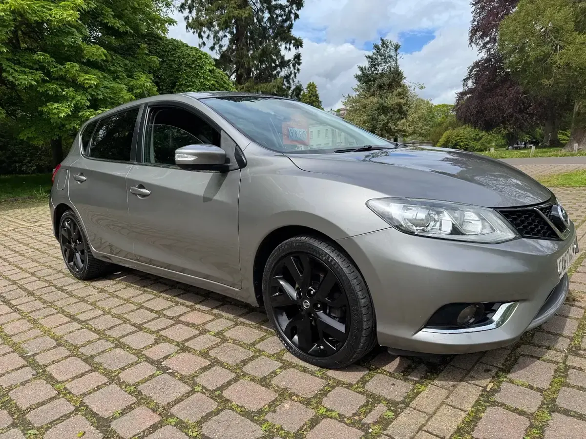 Used Nissan Pulsar Tekna 110 HP (80 kW) 2017 Grey Hatchback