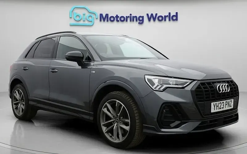 Usado Audi Q3 Black Edition 245 HP (180 kW) 2023 SUV