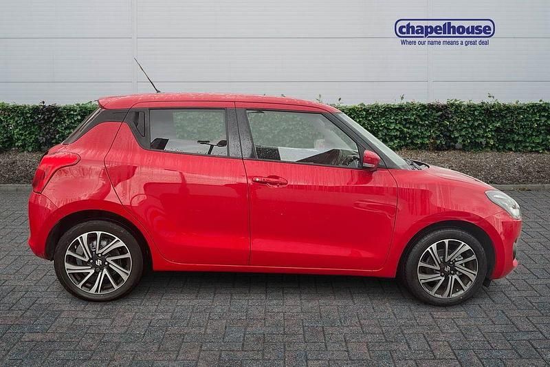 Used Suzuki Swift SZ5 83 HP (61 kW) 2022 Red Hatchback