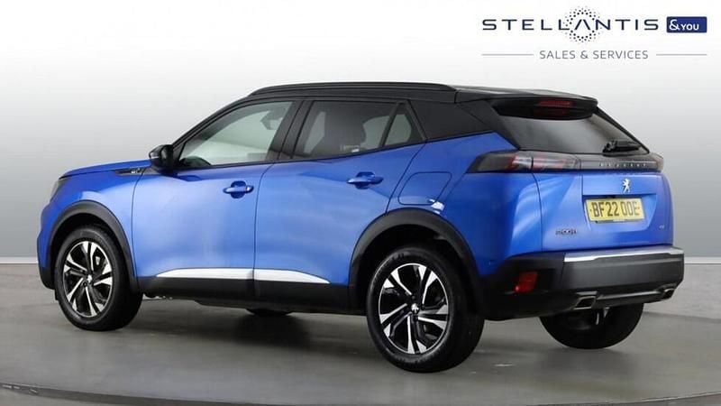 Second-hand Peugeot 2008 GT 129 CP (94 kW) 2022 Albastru SUV