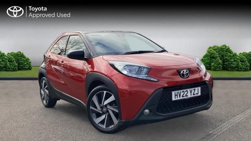 Chili red bitone Used 2022 Toyota Aygo Hatchback | £12,092 (Good price) - Image 1/4