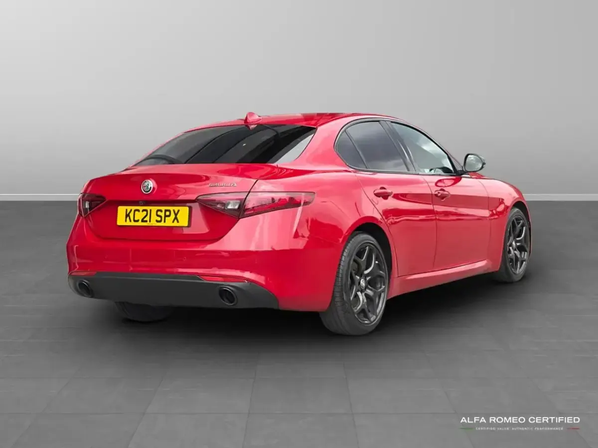 Used Alfa Romeo Giulia 197 HP (144 kW) 2021 Red Sedan