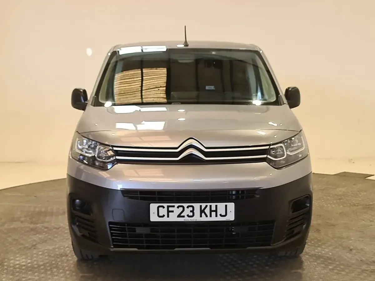 Used Citroën Berlingo 100 HP (73 kW) 2023 Grey MPV