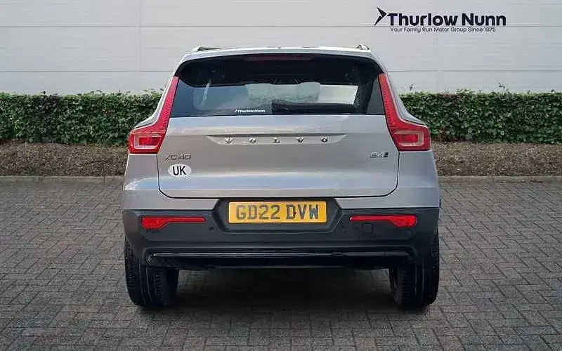 Used Volvo XC40 Plus 197 HP (144 kW) 2022 Silver SUV
