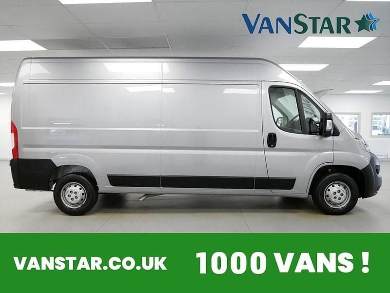 Used Citroën Relay 140 HP (102 kW) 2023 Grey Van