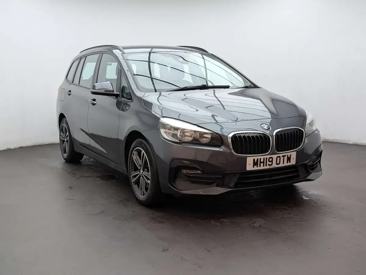 Begagnad BMW 218 Sport Line 2019 Grå Minibuss