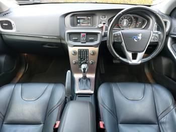 Used Volvo V40 120 HP (88 kW) 2016 Blue Hatchback