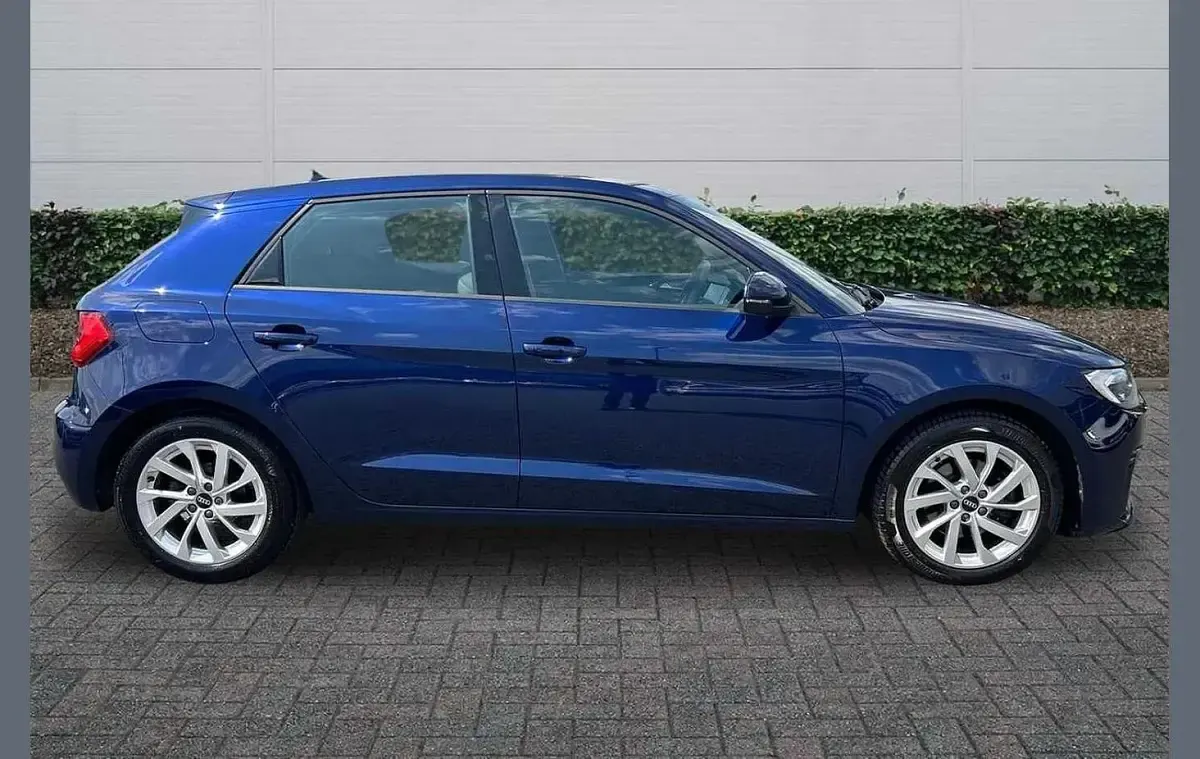 Used Audi A1 Sport 108 HP (79 kW) 2022 Blue SUV
