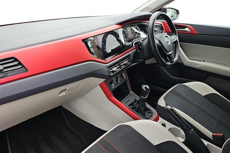 Used VW Polo Beats 65 HP (47 kW) 2019 Red Hatchback