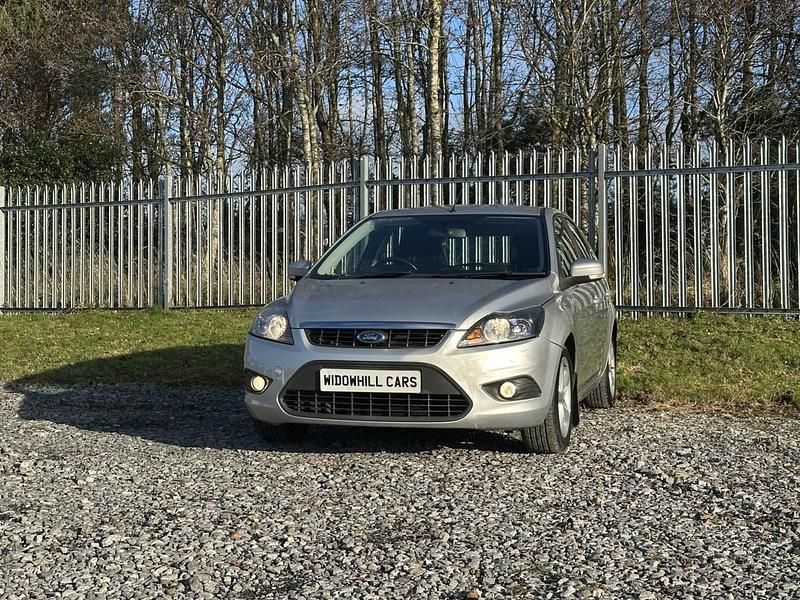 Silver Used 2010 Ford Focus Zetec Hatchback | £2,000 (Fair price) - Image 1/4