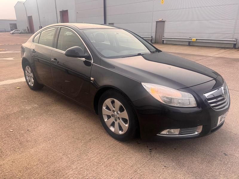 Black Used 2013 Vauxhall Insignia SRi Hatchback | £3,999 (Good price) - Image 1/4