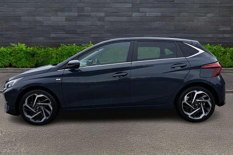 Used Hyundai i20 Premium 99 HP (72 kW) 2023 Grey Hatchback