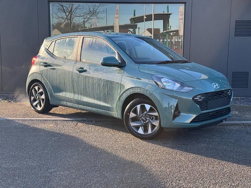Green New 2025 Hyundai i10 Advanced Hatchback | £16,297 (Fair price) - Image 1/3
