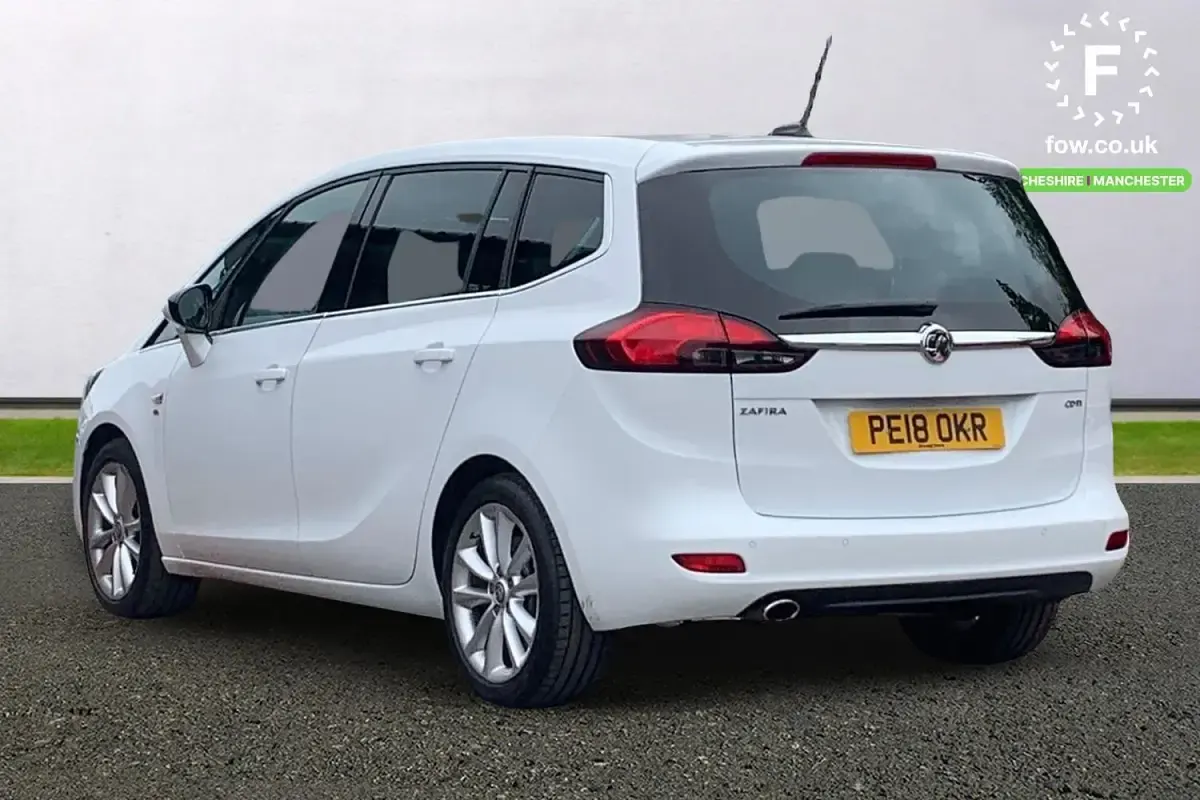 Second-hand Vauxhall Zafira Elite 170 CP (125 kW) 2018 Alb Monovolum