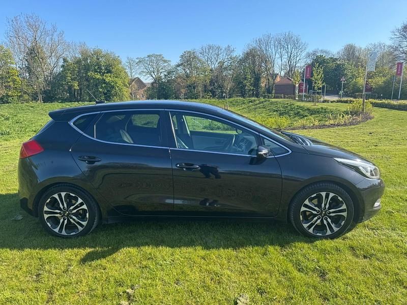 Używany Kia Ceed 2014 Czarny Hatchback