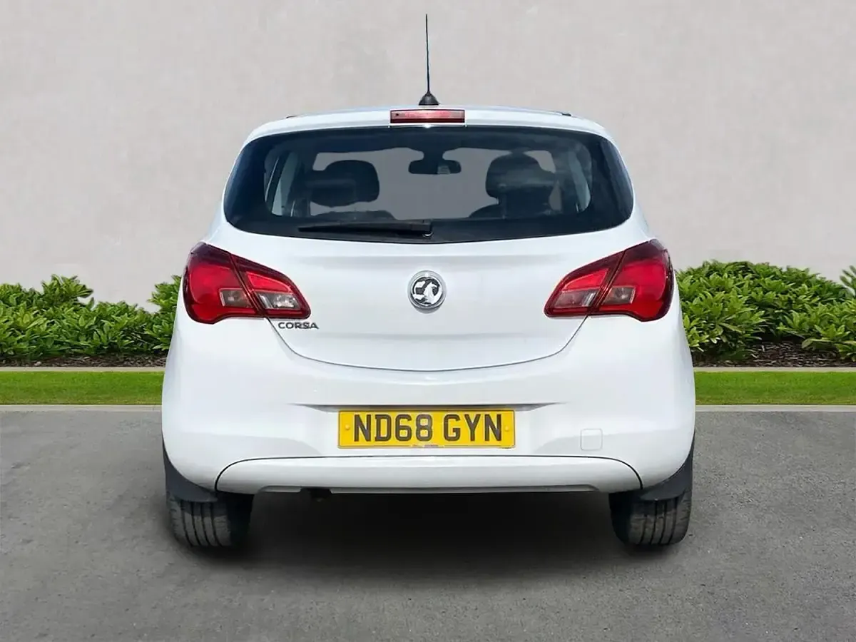 Used Vauxhall Corsa 75 HP (55 kW) 2019 White Hatchback
