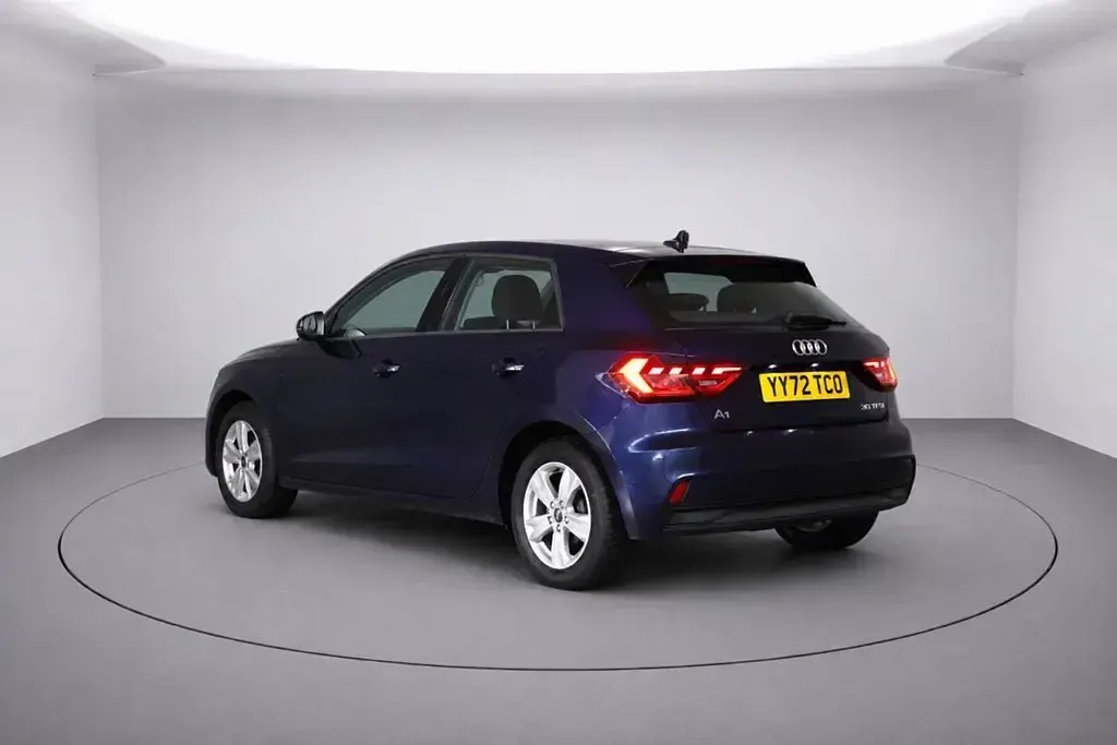 Used Audi A1 Sportback 95 HP (69 kW) 2022 Blue Hatchback