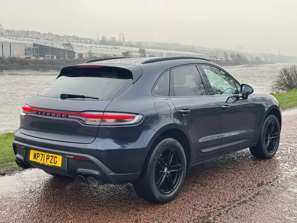 Used Porsche Macan 265 HP (194 kW) 2021 Blue SUV