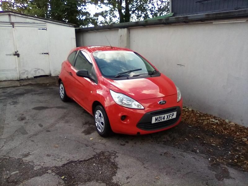 Red Used 2014 Ford Ka Studio Hatchback | £2,496 (Fair price) - Image 1/4