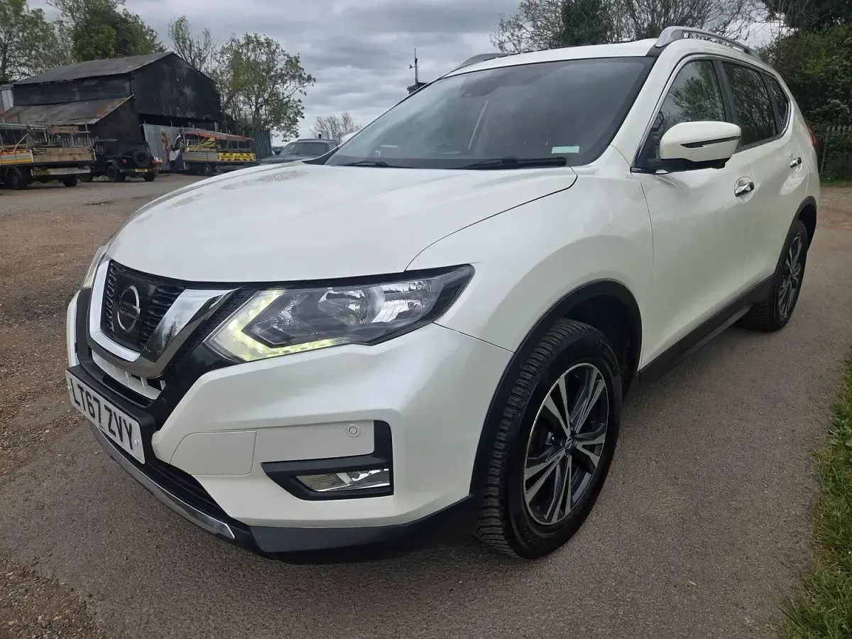 Used Nissan X-Trail N-Connecta 130 HP (95 kW) 2017 White SUV