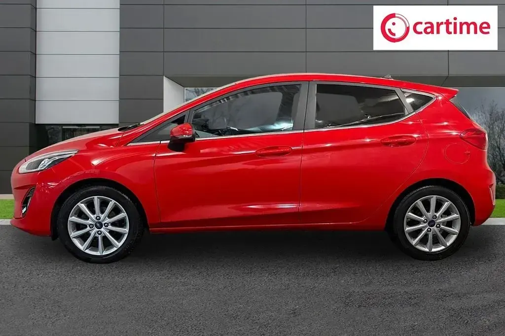 Used Ford Fiesta Titanium 100 HP (73 kW) 2019 Red Hatchback