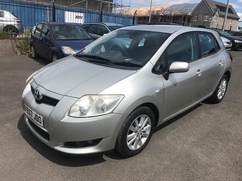 Silver metallic Used 2007 Toyota Auris Hatchback | £2,495 (Fair price) - Image 1/4