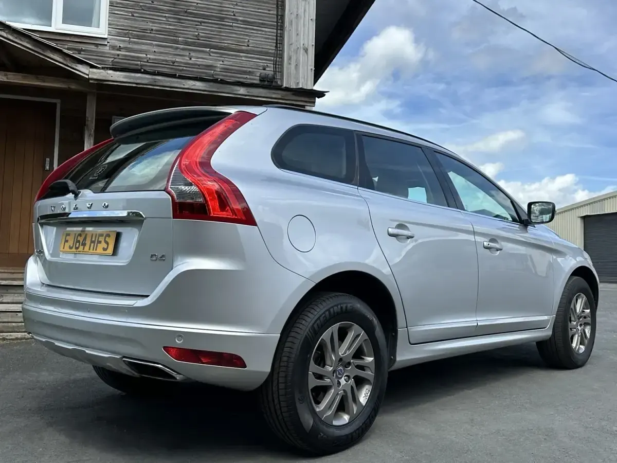 Used Volvo XC60 SE 181 HP (133 kW) 2015 Silver SUV