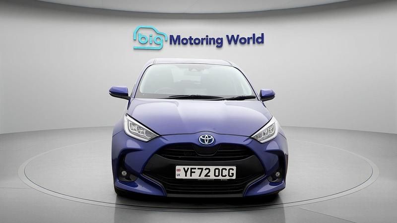 Used Toyota Yaris Hybrid Design 114 HP (83 kW) 2023 Blue Hatchback