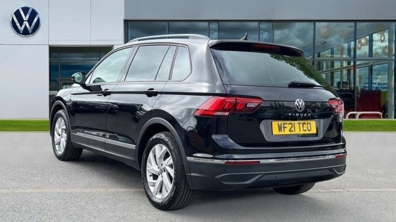 Used VW Tiguan Life 130 HP (95 kW) 2021 Deep black pearl  SUV