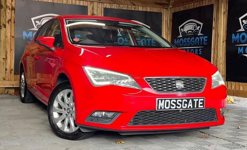 Red Used 2014 Seat Leon SE Hatchback | £6,495 (Fair price) - Image 1/4