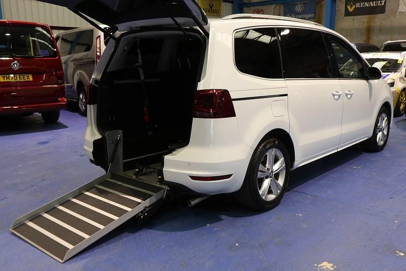 White Used 2017 Seat Alhambra XCELLENCE MPV | £24,950 - Image 1/4