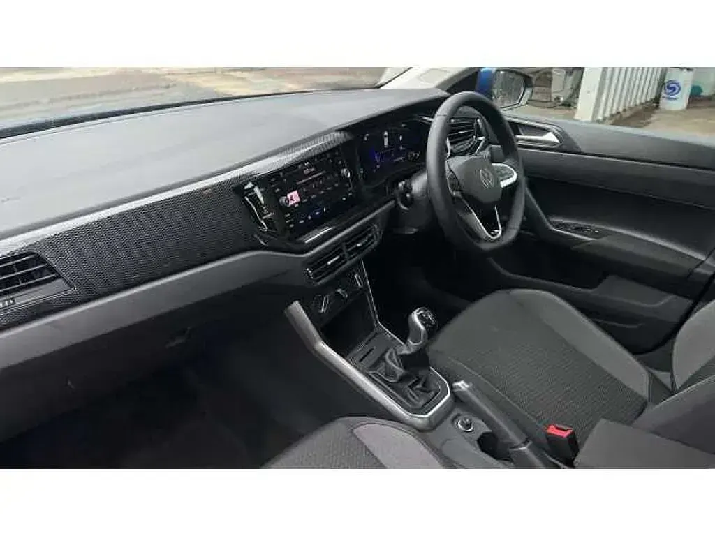 New VW Polo Life 95 HP (69 kW) 2025 Reef blue metallic Hatchback