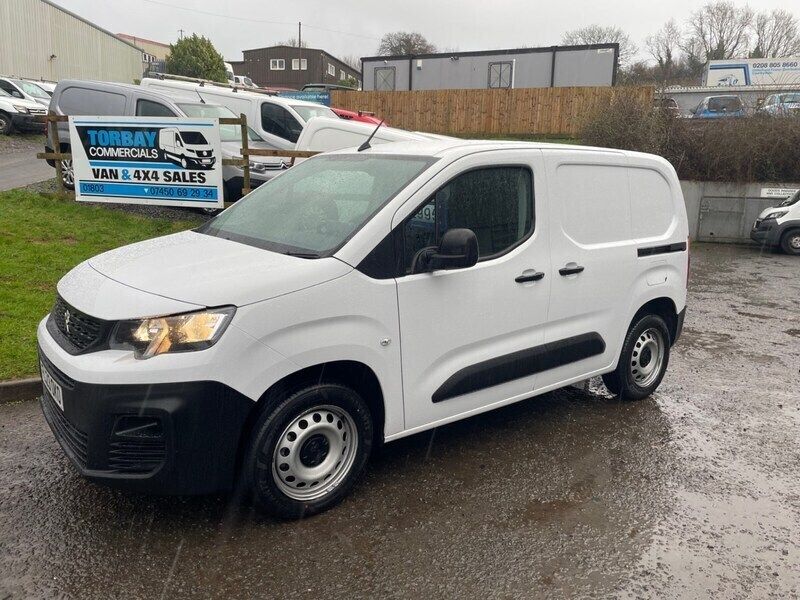 White Used 2021 Peugeot Partner MPV | £6,695 (Fair price) - Image 1/1