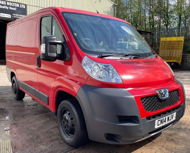 Used Peugeot Boxer 120 HP (88 kW) 2014 Red Van