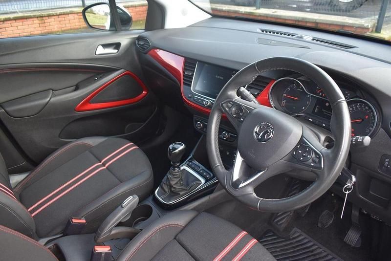 Used Vauxhall Crossland S 108 HP (79 kW) 2023 White SUV