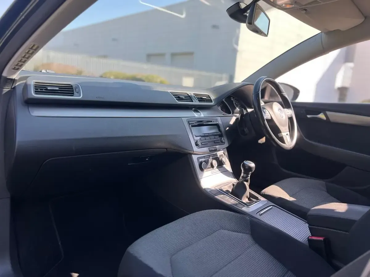Used VW Passat SE 160 HP (117 kW) 2011 Grey Sedan