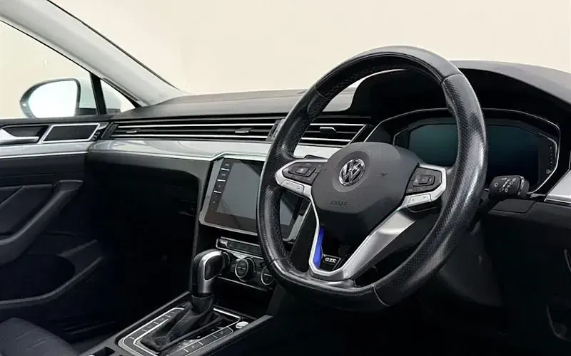 Usado VW Passat Advance 218 HP (160 kW) 2023 Carrinha