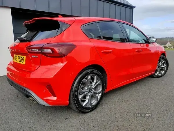 Używany Ford Focus ST-Line 2023 Czerwony Hatchback