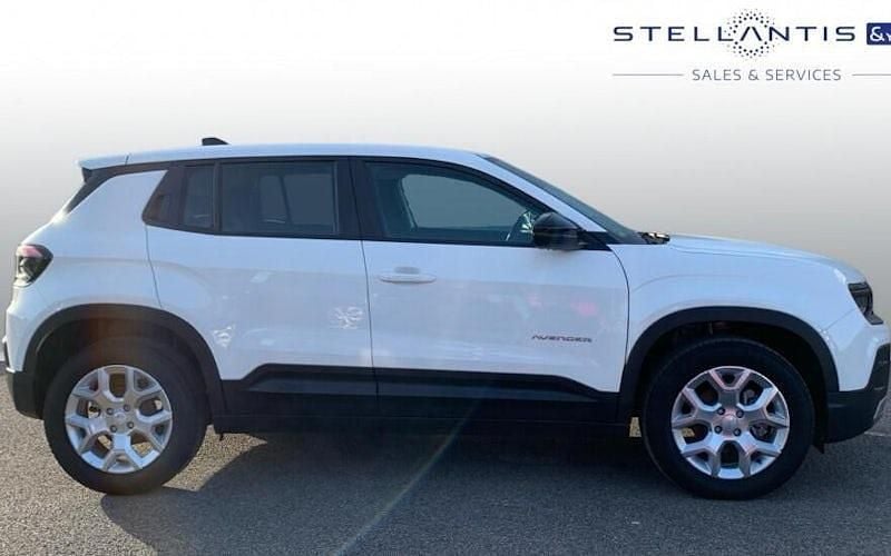 Used Jeep Avenger Altitude 101 HP (74 kW) 2025 White SUV
