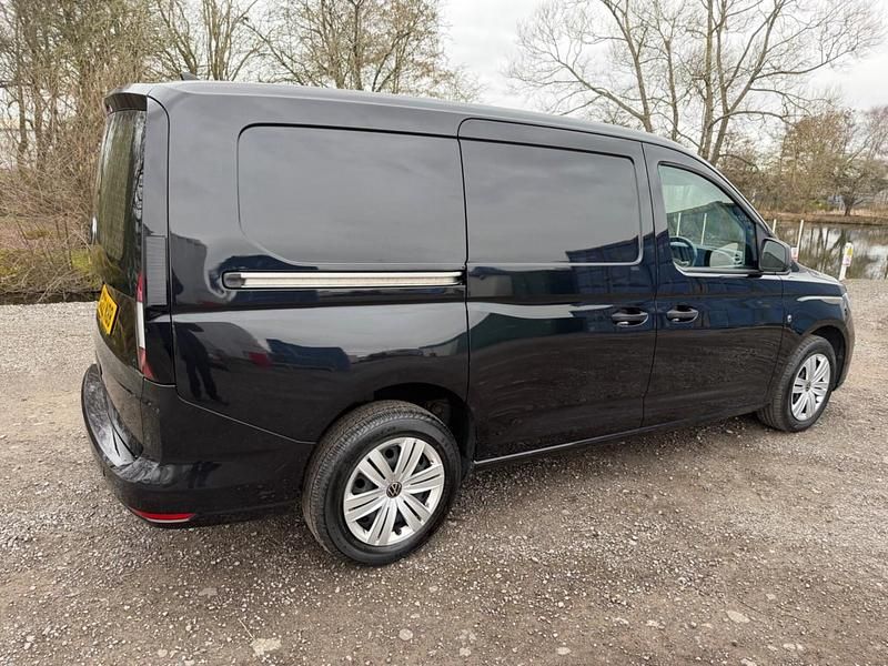 Used VW Caddy Maxi 102 HP (75 kW) 2022 Black MPV