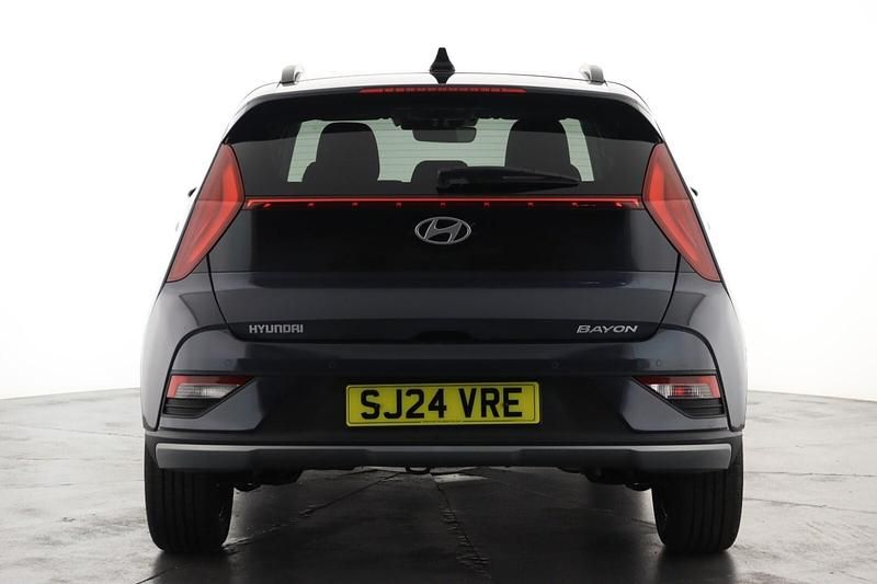 Begagnad Hyundai Bayon Premium 2024 Grå SUV