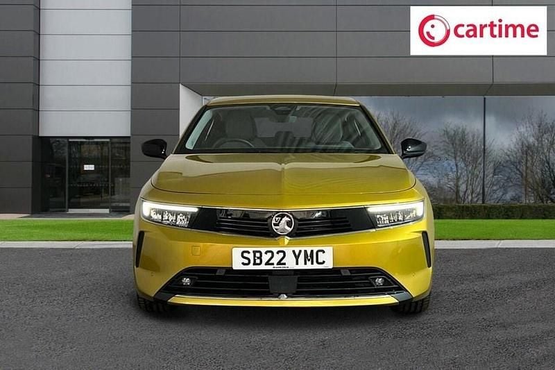 Used Vauxhall Astra Design Edition 130 HP (95 kW) 2022 Yellow Hatchback