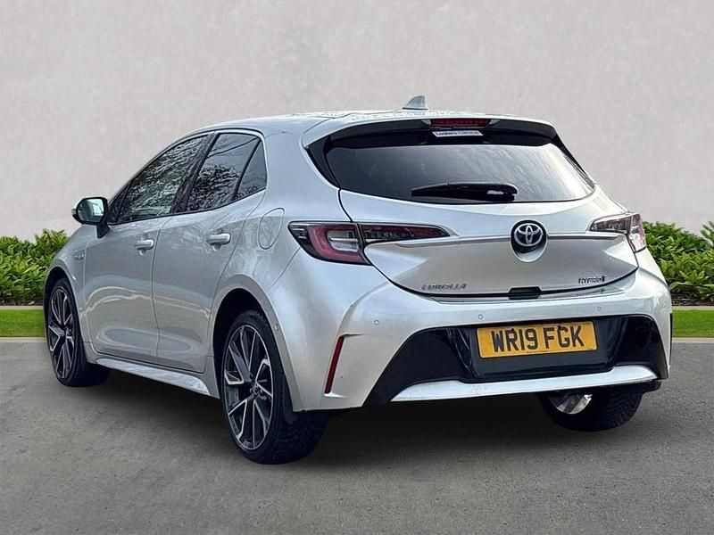 Used Toyota Corolla 122 HP (89 kW) 2019 Silver Hatchback