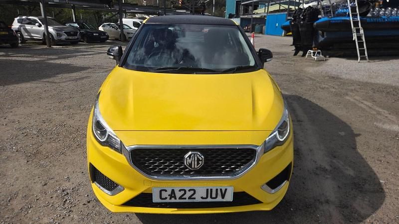 Used MG MG3 Exclusive 106 HP (77 kW) 2022 Yellow Hatchback