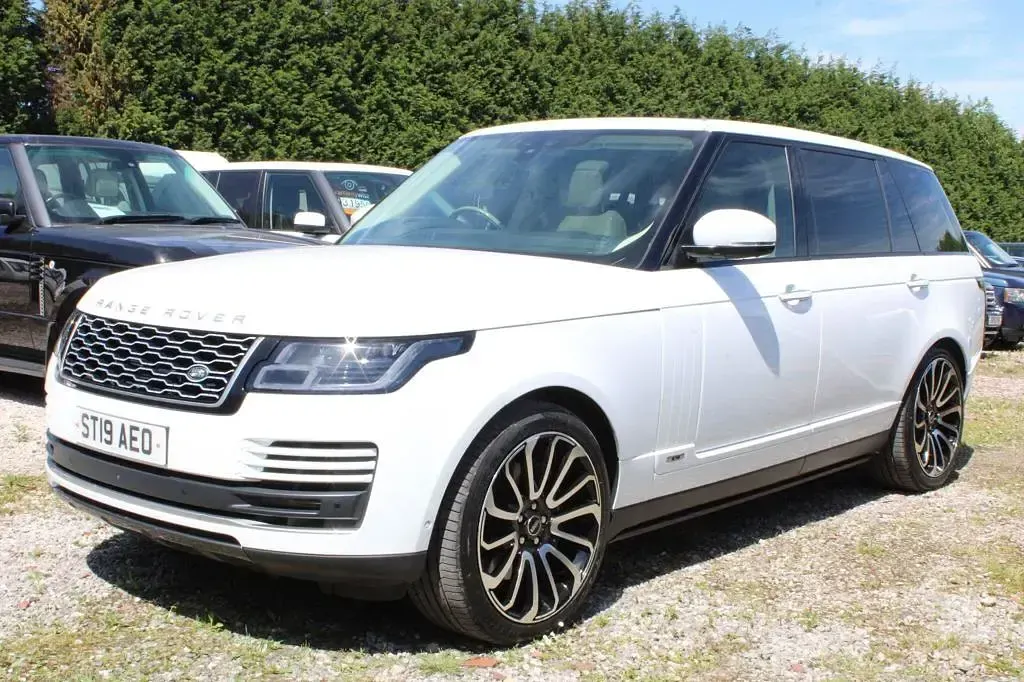 Used Land Rover Range Rover Autobiography 339 HP (249 kW) 2019 White SUV