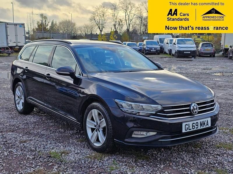 Black Used 2019 VW Passat SE Estate | £11,488 (Good price) - Image 1/4