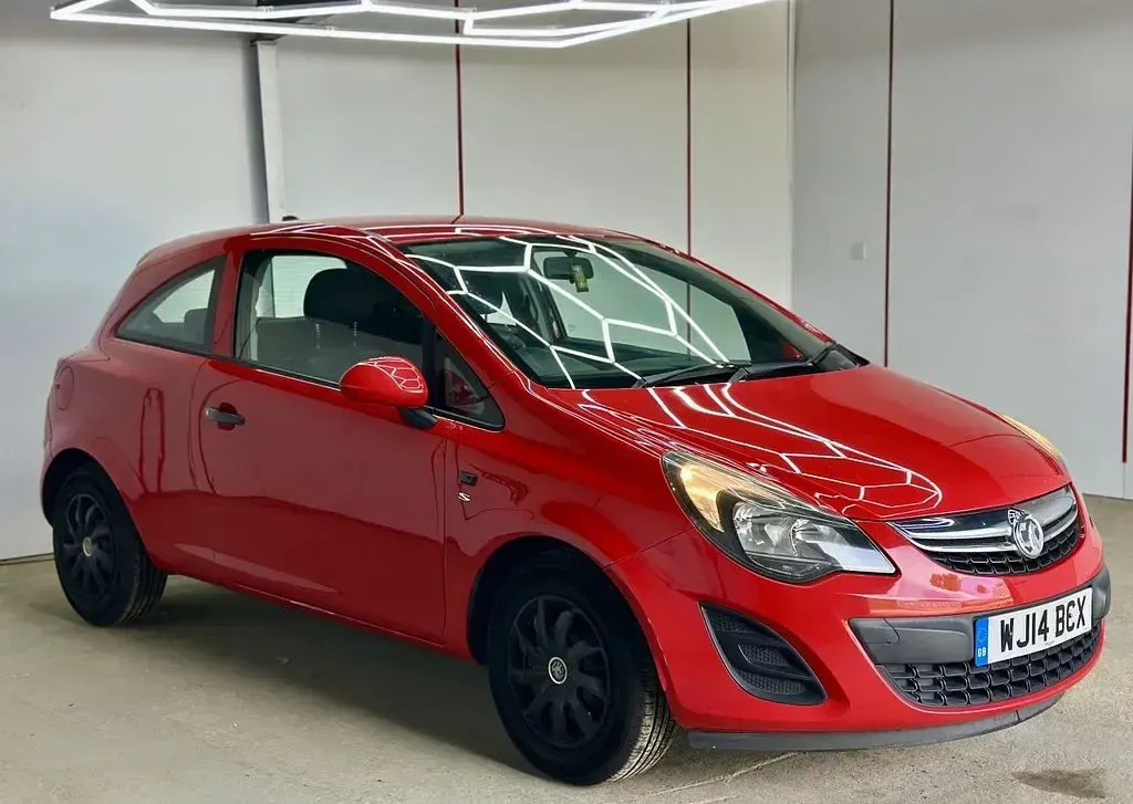 Used Vauxhall Corsa S 65 HP (47 kW) 2014 Red Hatchback