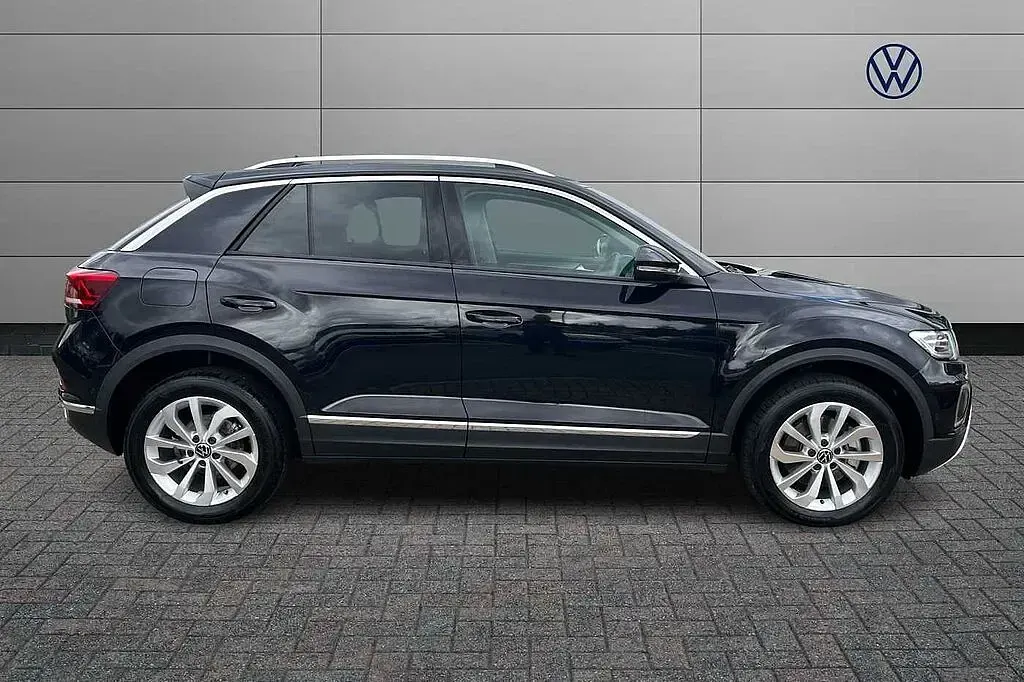 Used VW T-Roc Style 150 HP (110 kW) 2025 Black SUV